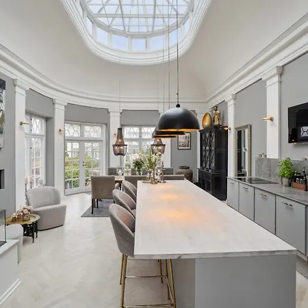 Luksurios 270 M2 - 4br Strandvilla Med Havudsigt Hellerup