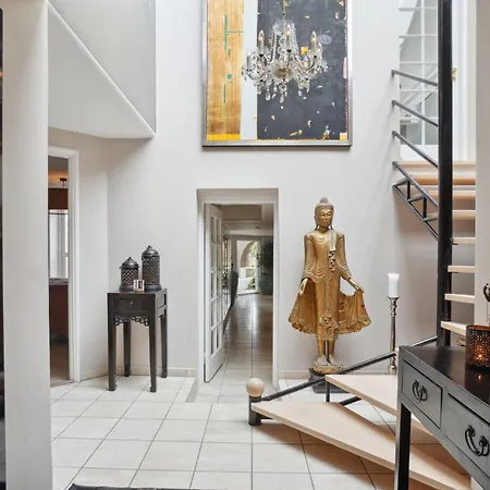 Luksurios 270 M2 - 4br Strandvilla Med Havudsigt Daire