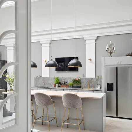 Luksurios 270 M2 - 4br Strandvilla Med Havudsigt Daire