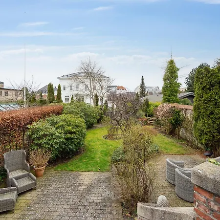 Luksurios 270 M2 - 4br Strandvilla Med Havudsigt Hellerup