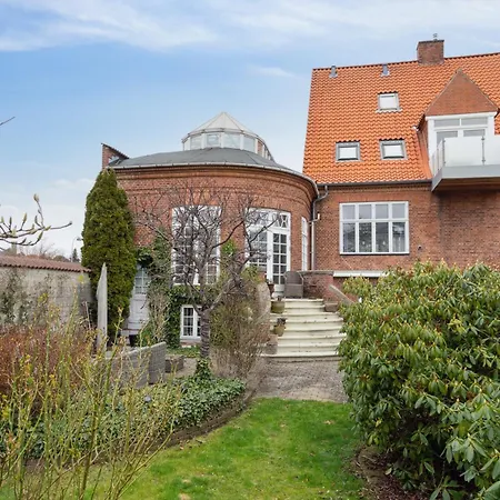 Daire Luksurios 270 M2 - 4br Strandvilla Med Havudsigt Hellerup